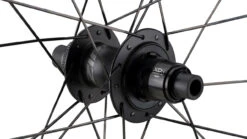 ZIPP 303 Firecrest® Carbon Tubeless Disc Center Lock Laufradsatz -Fahrradkomponenten 340769